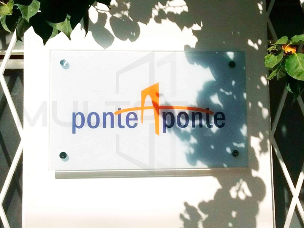 Painel de Vidro com Logotipo