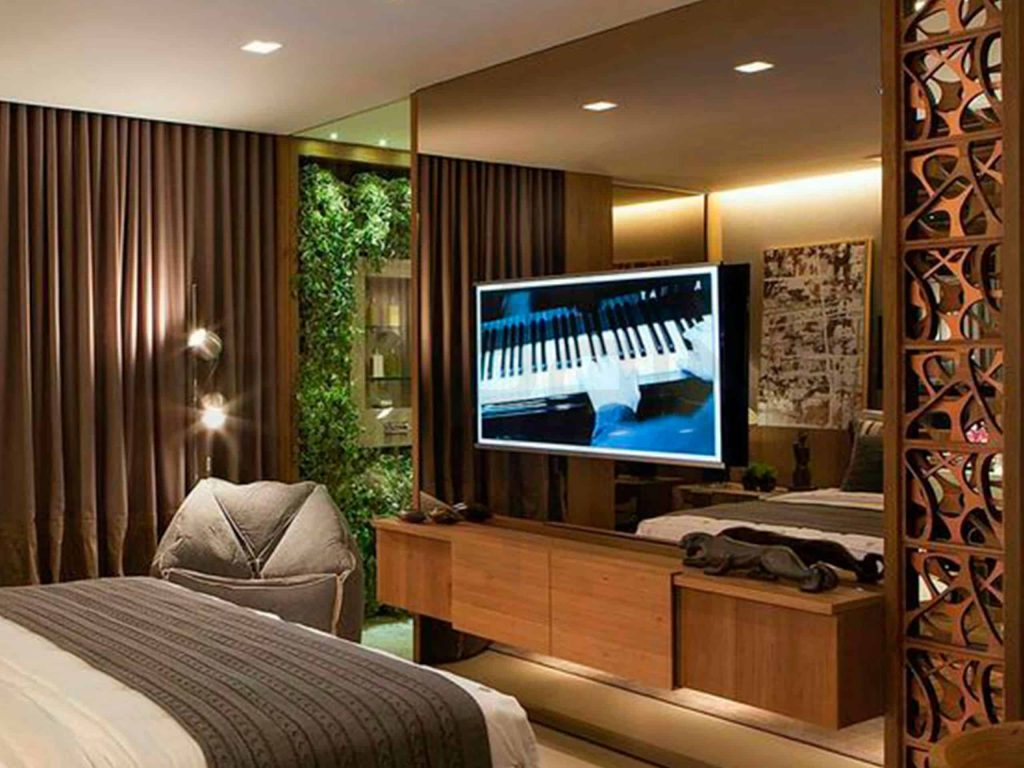 Sala com espelho bronze 